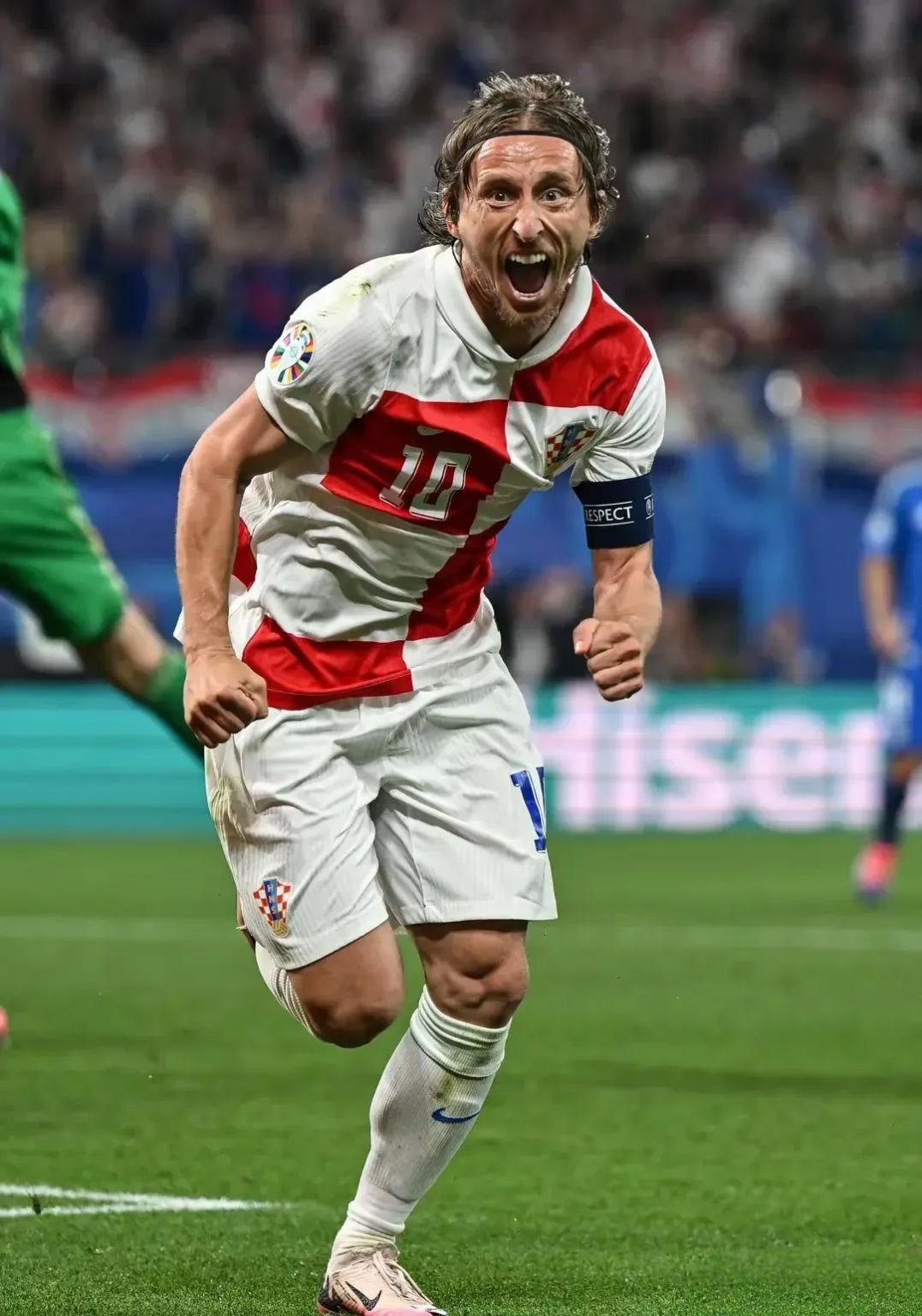 包含欧洲杯球员突破自我,表现堪称完美的词条 包含欧洲杯球员突破自我,表现堪称完美的词条