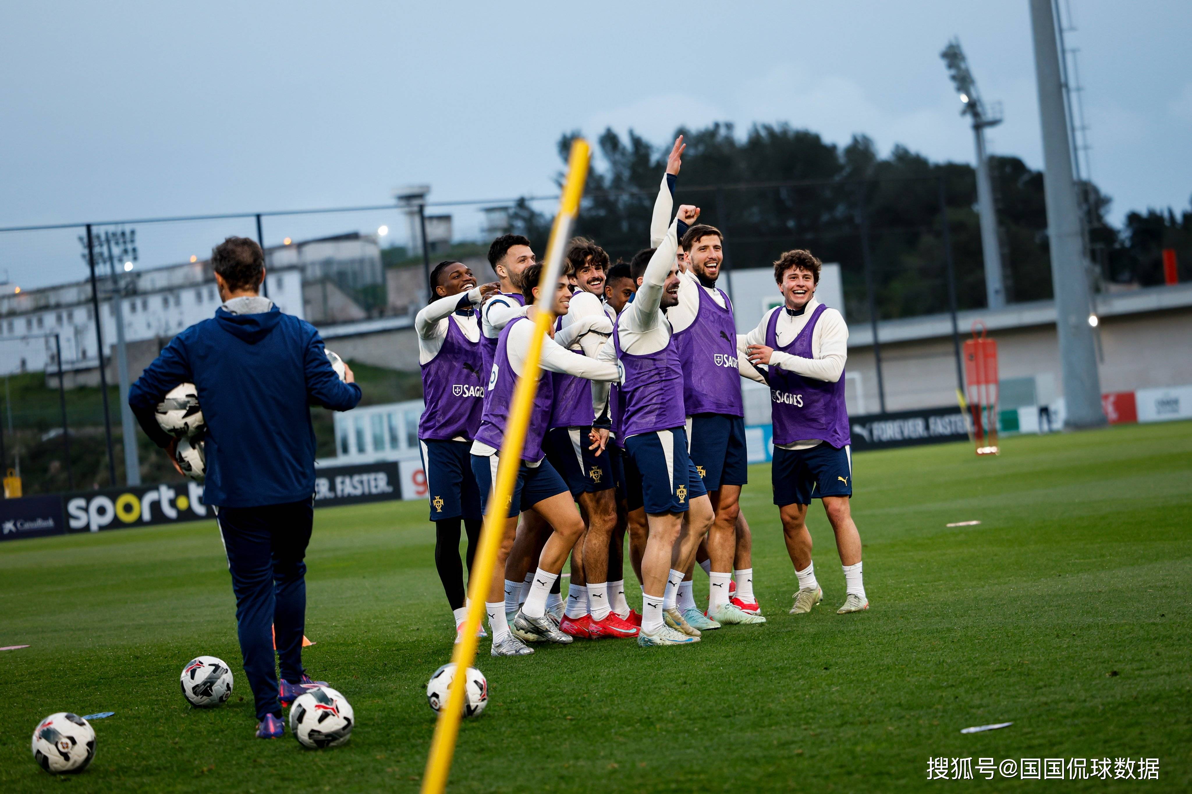 焦点大战:欧洲杯上演巅峰碰撞 焦点大战:欧洲杯上演巅峰碰撞