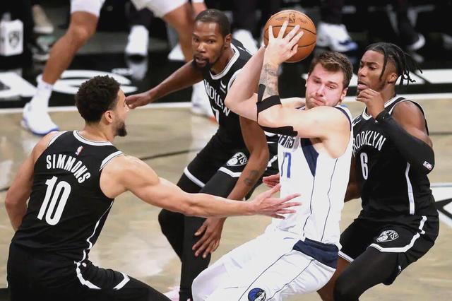 篮网险胜青岛队,东契奇高光表现 篮网险胜青岛队,东契奇高光表现