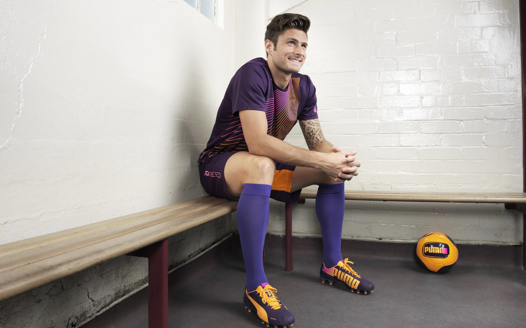 御令与钢铁洪流的对决,字母哥的利剑划破僵局